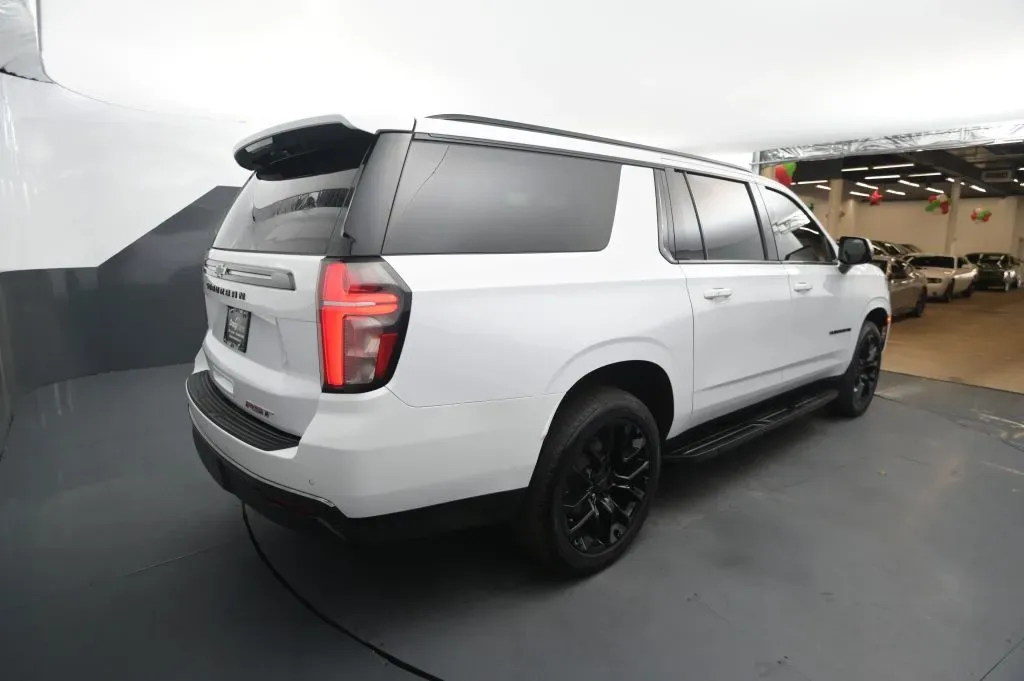 Chevrolet Suburban photo 5