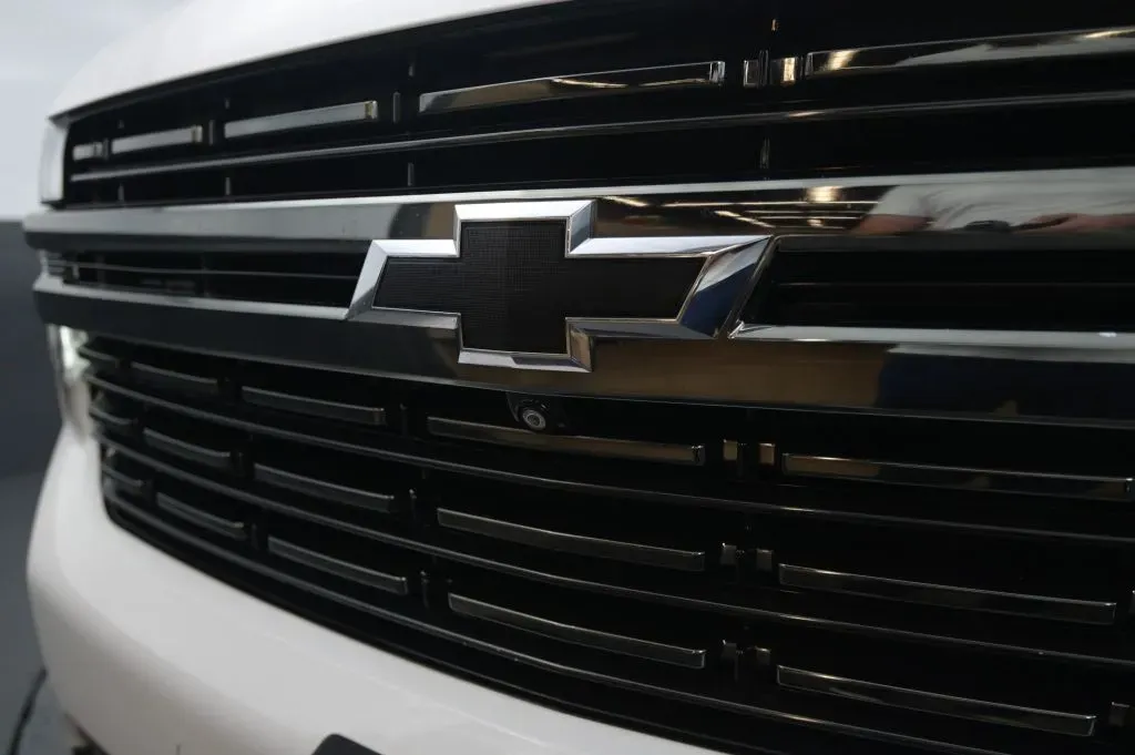 Chevrolet Suburban photo 9