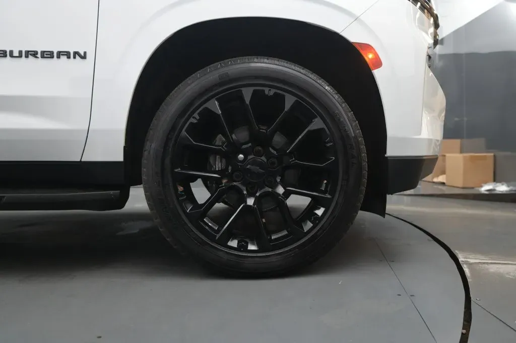 Chevrolet Suburban photo 20