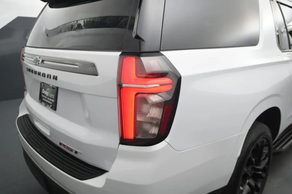 Chevrolet Suburban photo 17