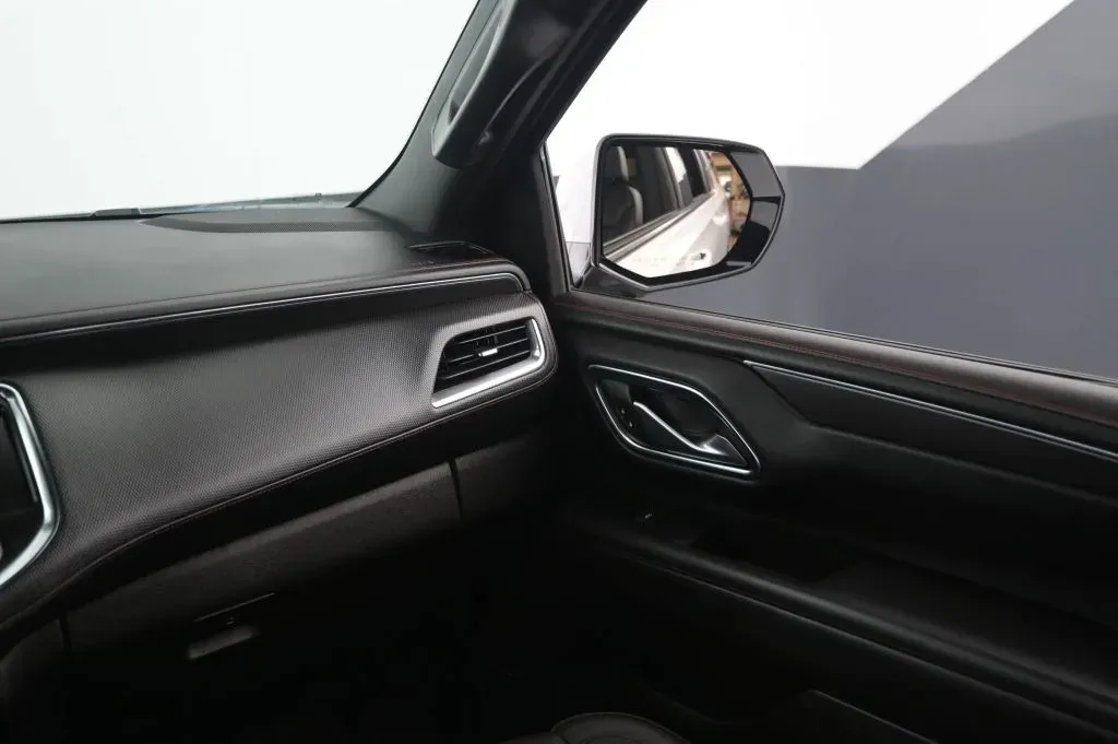 Chevrolet Suburban photo 39
