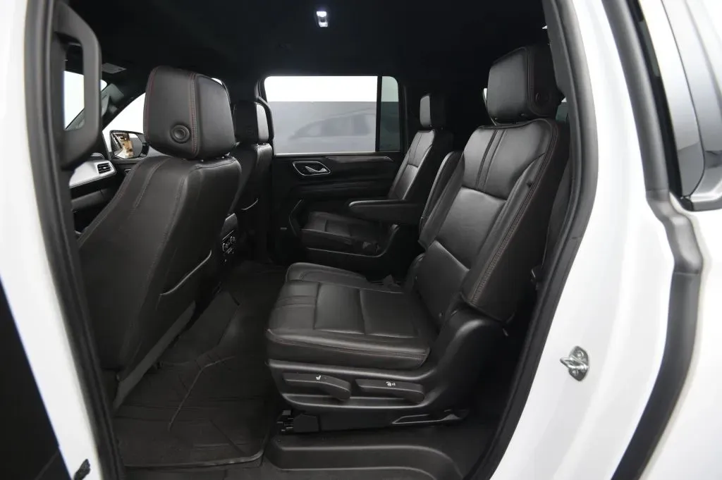 Chevrolet Suburban photo 48