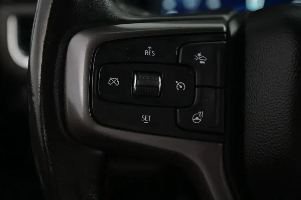 Chevrolet Suburban photo 28