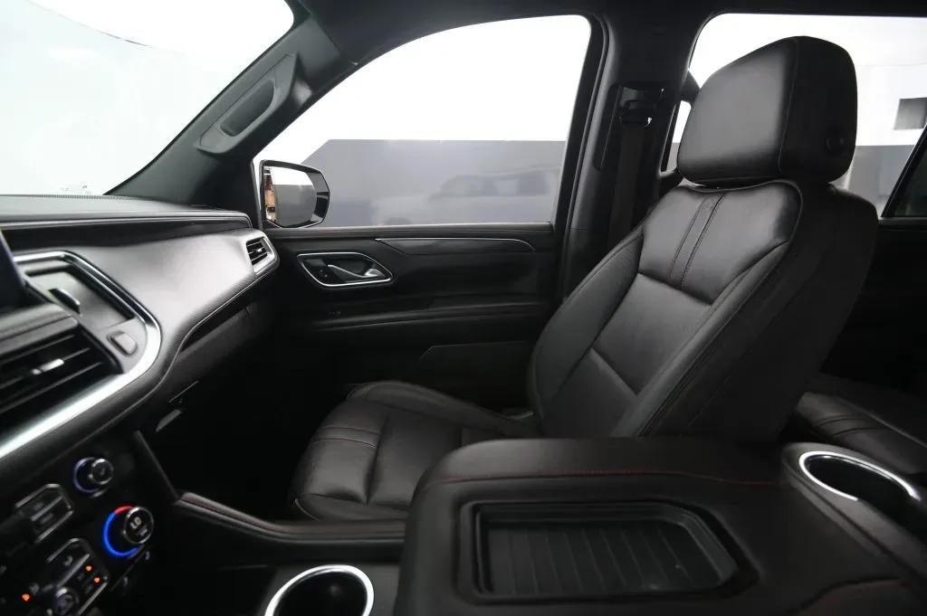 Chevrolet Suburban photo 34