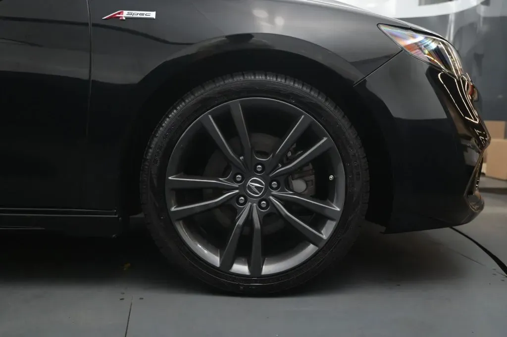 Acura TLX photo 18