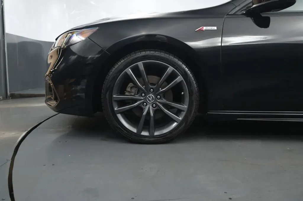 Acura TLX photo 10