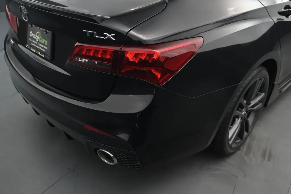 Acura TLX photo 16
