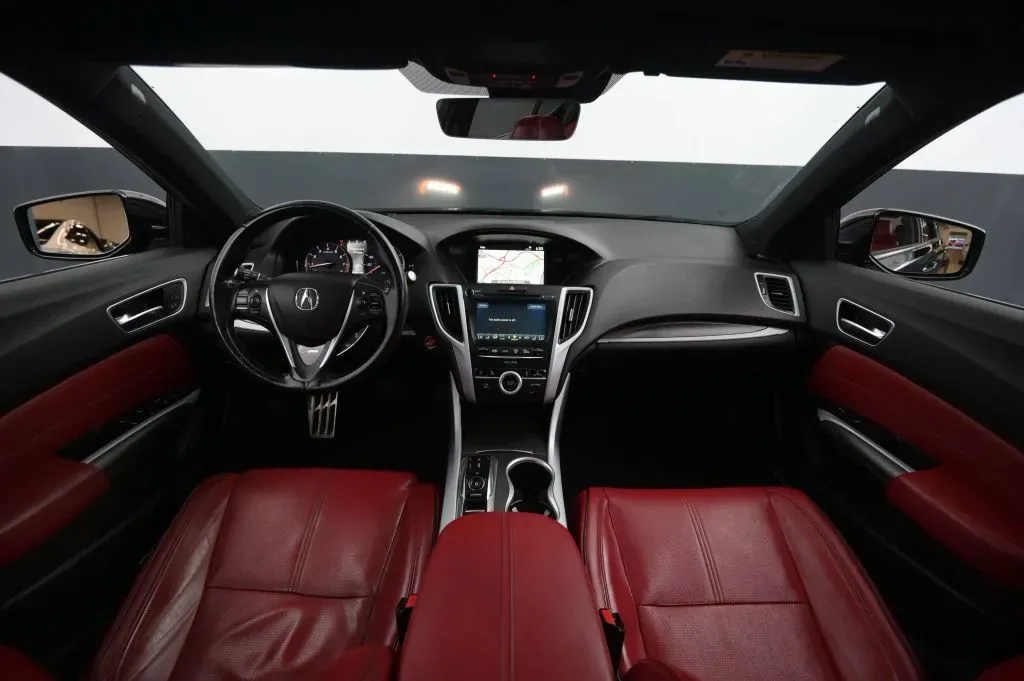 Acura TLX photo 32