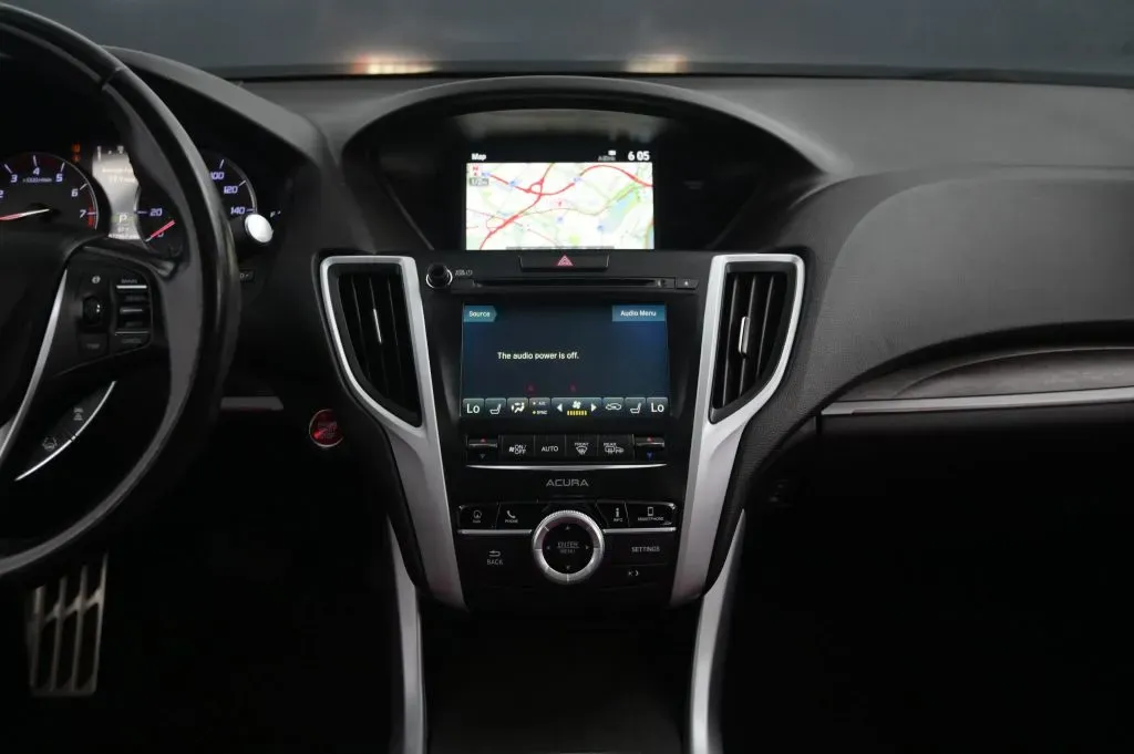 Acura TLX photo 33