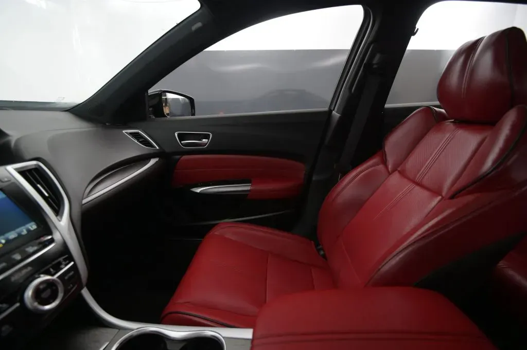 Acura TLX photo 30