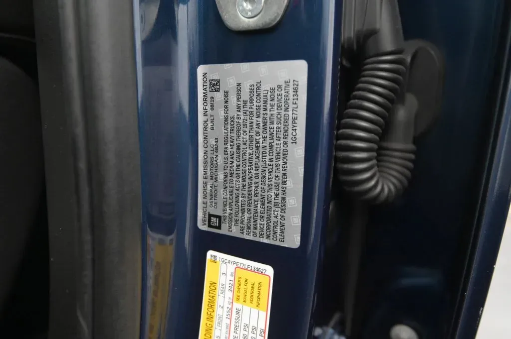 Chevrolet Silverado photo 33