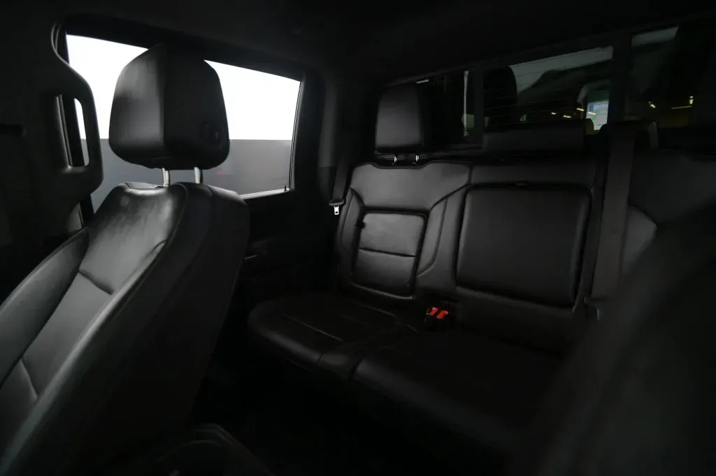 Chevrolet Silverado photo 59