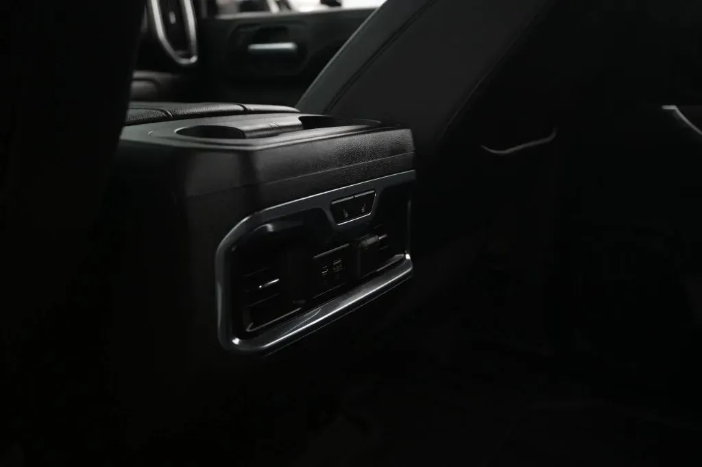Chevrolet Silverado photo 62