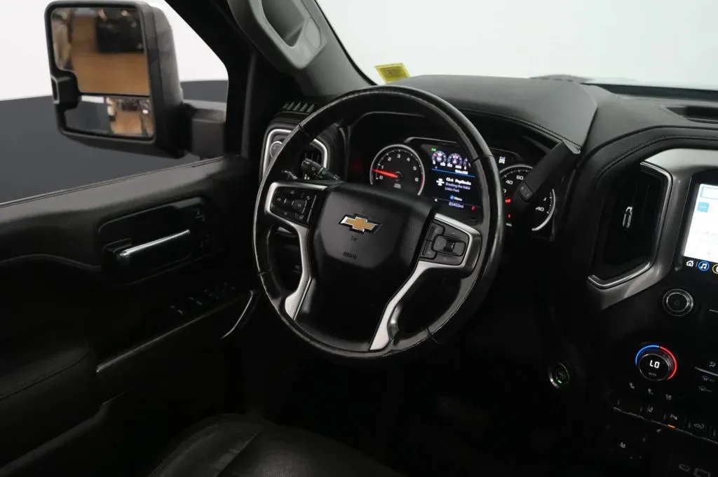 Chevrolet Silverado photo 52