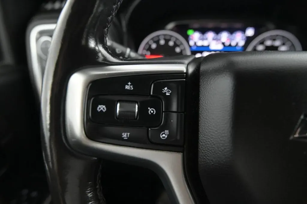 Chevrolet Silverado photo 39