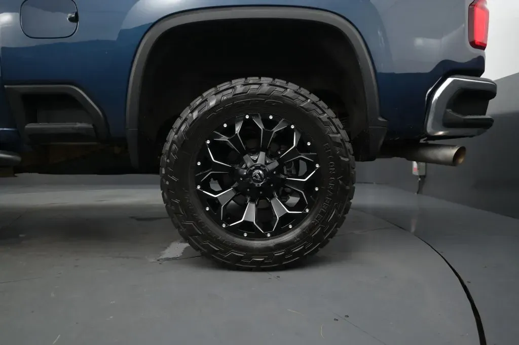 Chevrolet Silverado photo 21