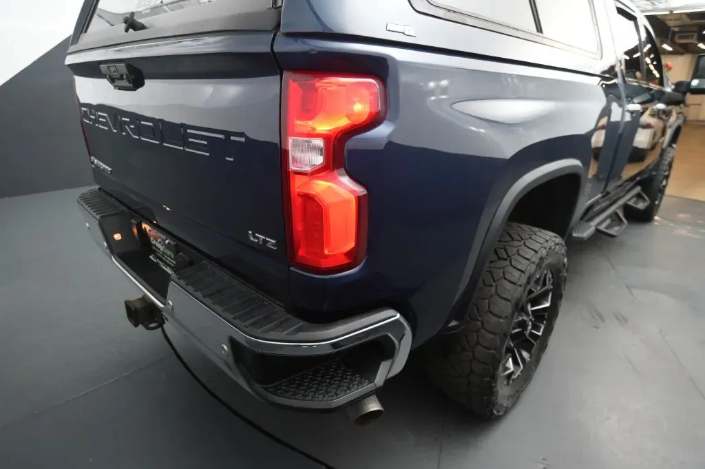 Chevrolet Silverado photo 24