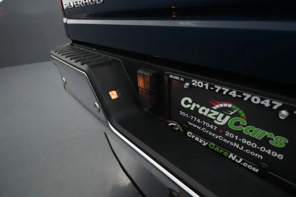 Chevrolet Silverado photo 23