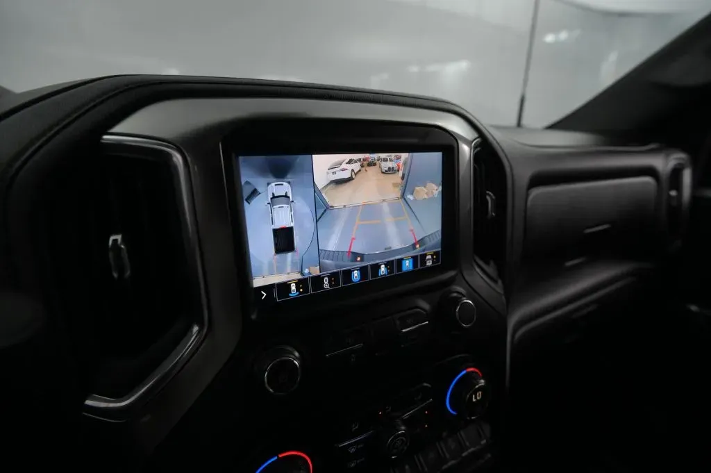 Chevrolet Silverado photo 44