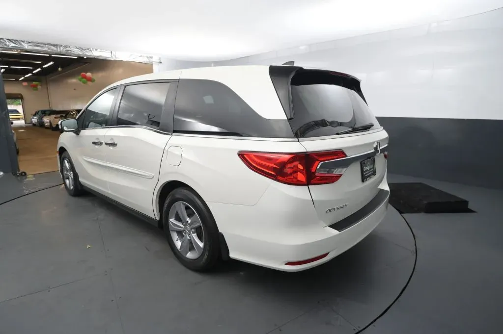 Honda Odyssey photo 3