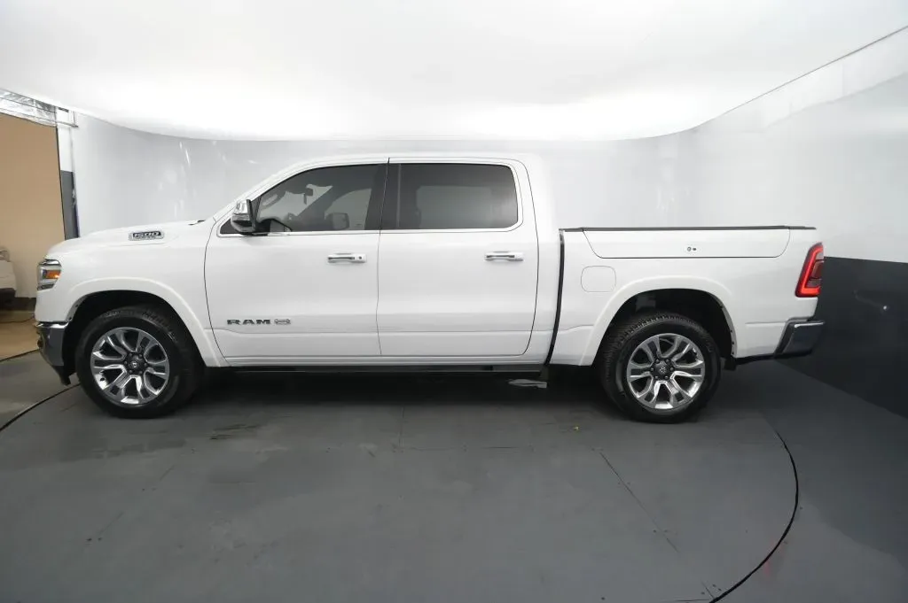 Ram 1500 photo 2