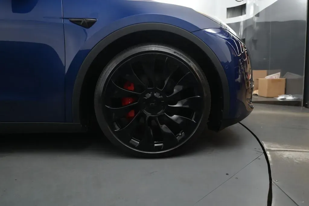 Tesla Model Y photo 20