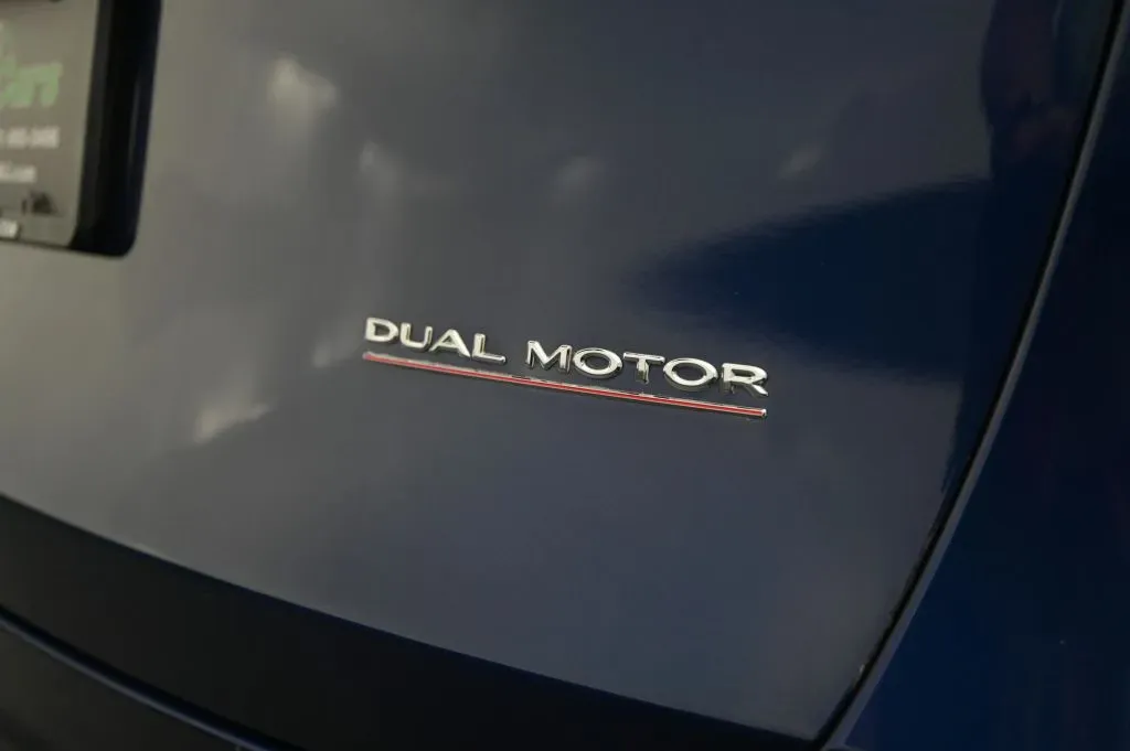 Tesla Model Y photo 17