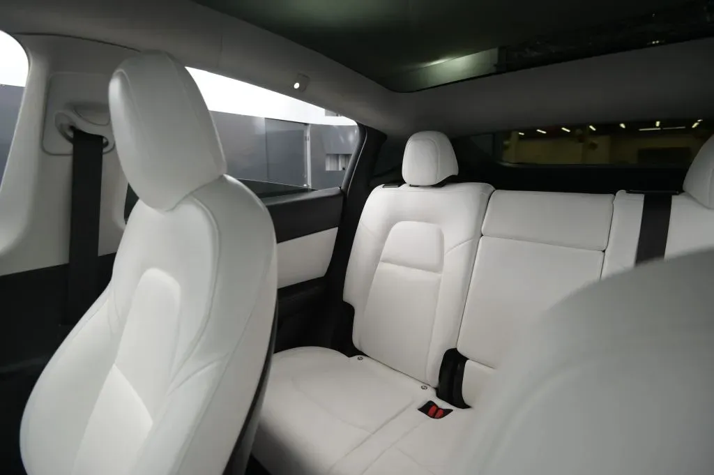Tesla Model Y photo 42