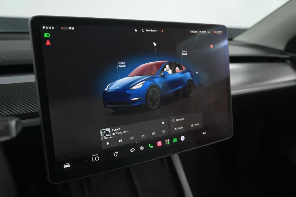 Tesla Model Y photo 30