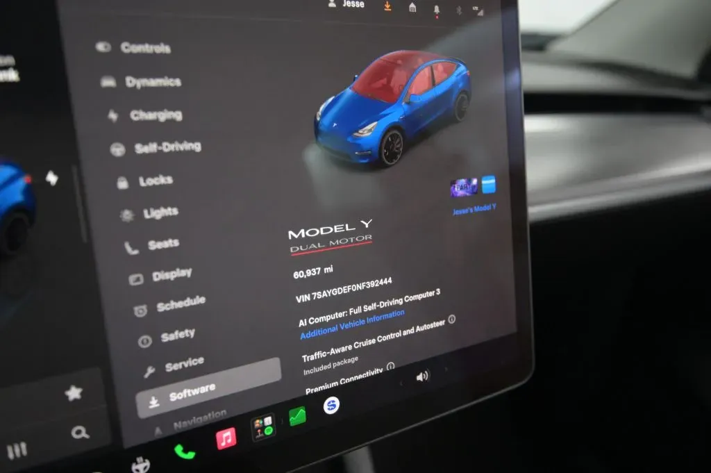Tesla Model Y photo 27