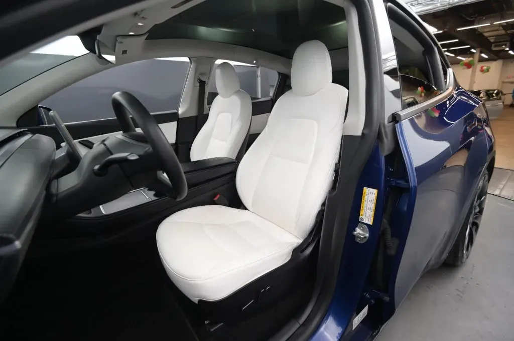 Tesla Model Y photo 40