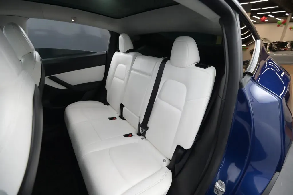 Tesla Model Y photo 45