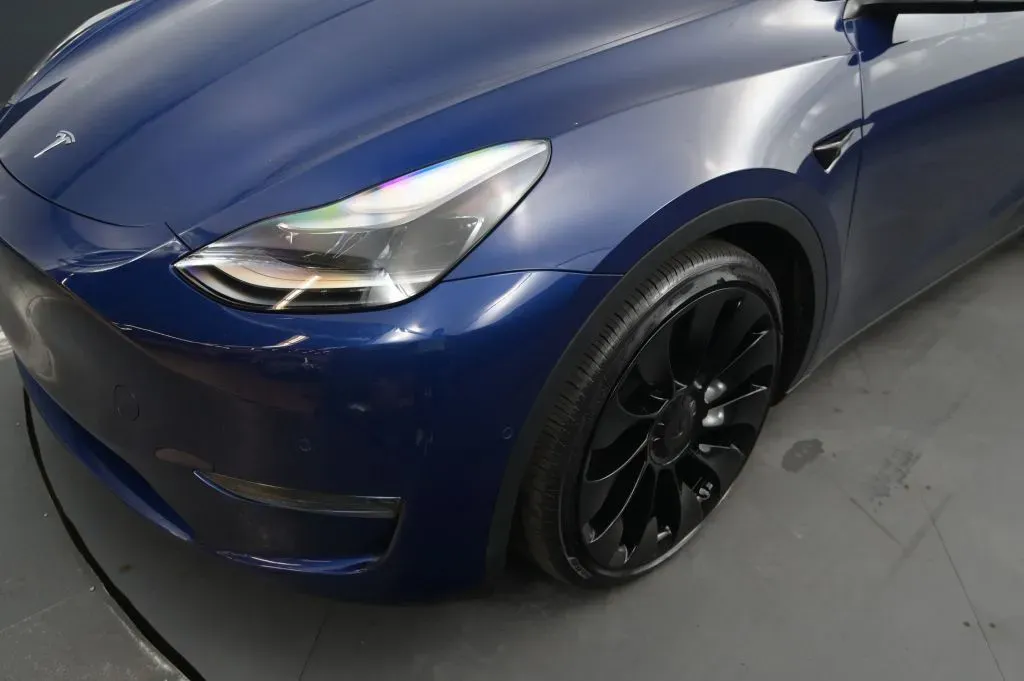Tesla Model Y photo 9