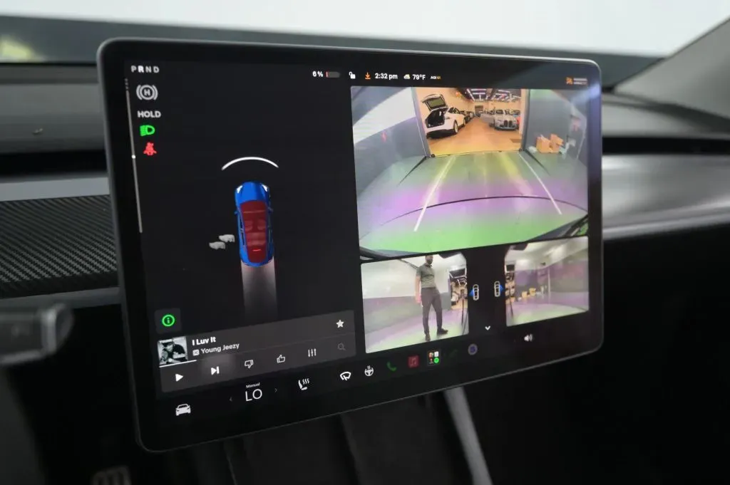 Tesla Model Y photo 29