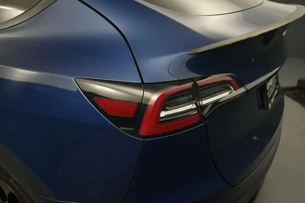 Tesla Model Y photo 16