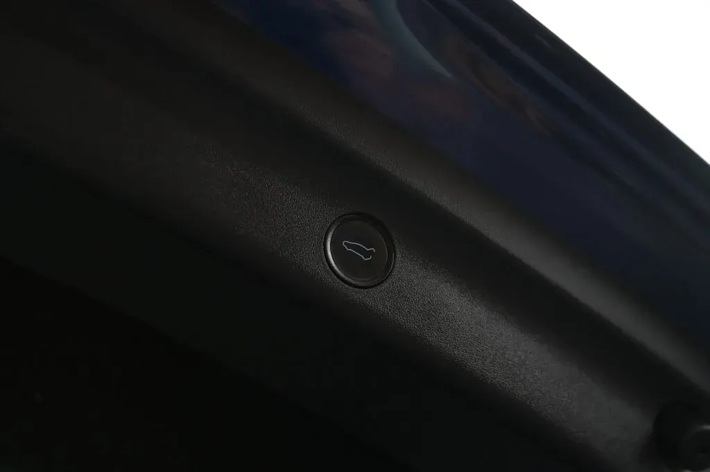 Tesla Model Y photo 47