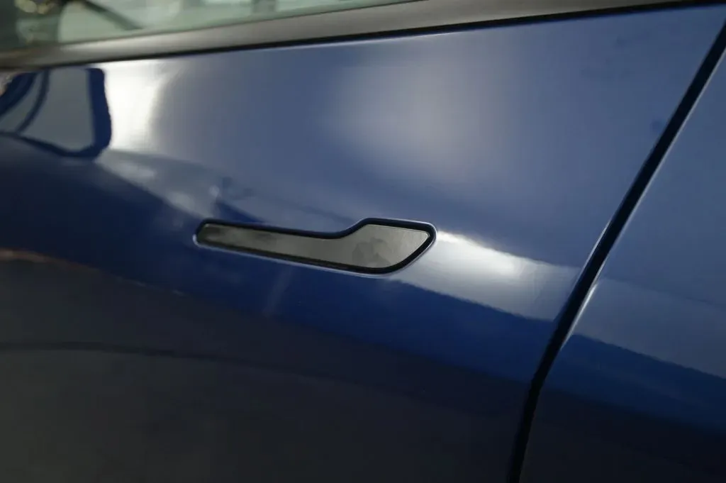 Tesla Model Y photo 14