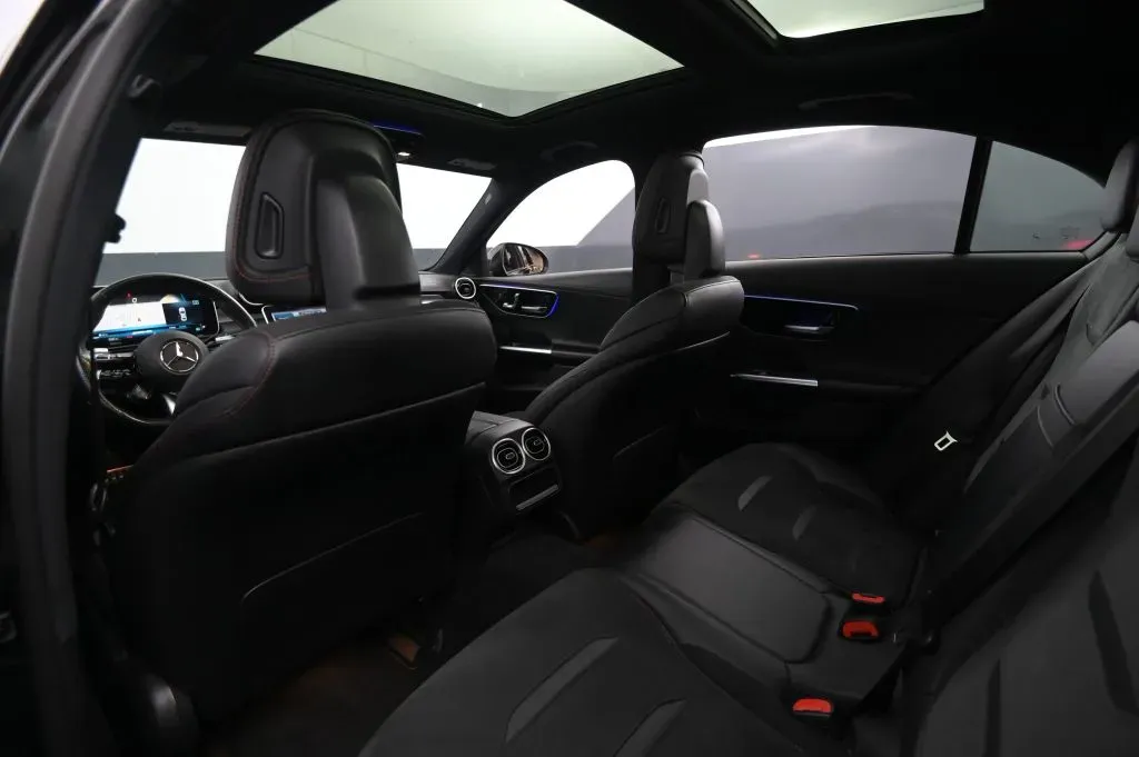 Mercedes-Benz C-Class photo 47