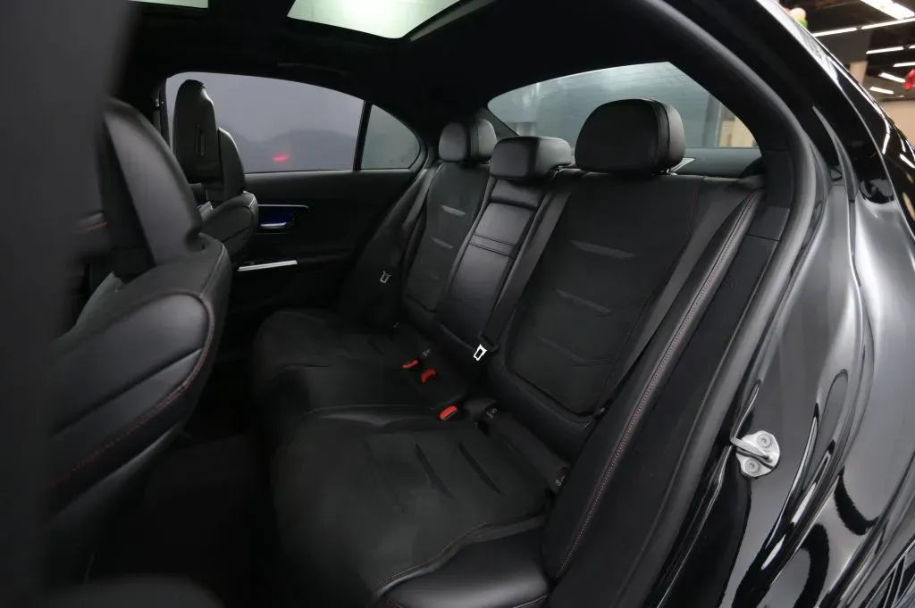 Mercedes-Benz C-Class photo 48