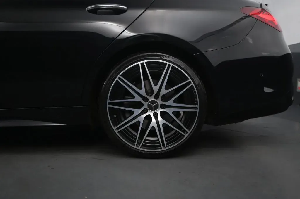Mercedes-Benz C-Class photo 15