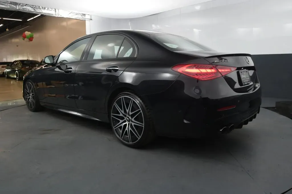 Mercedes-Benz C-Class photo 3