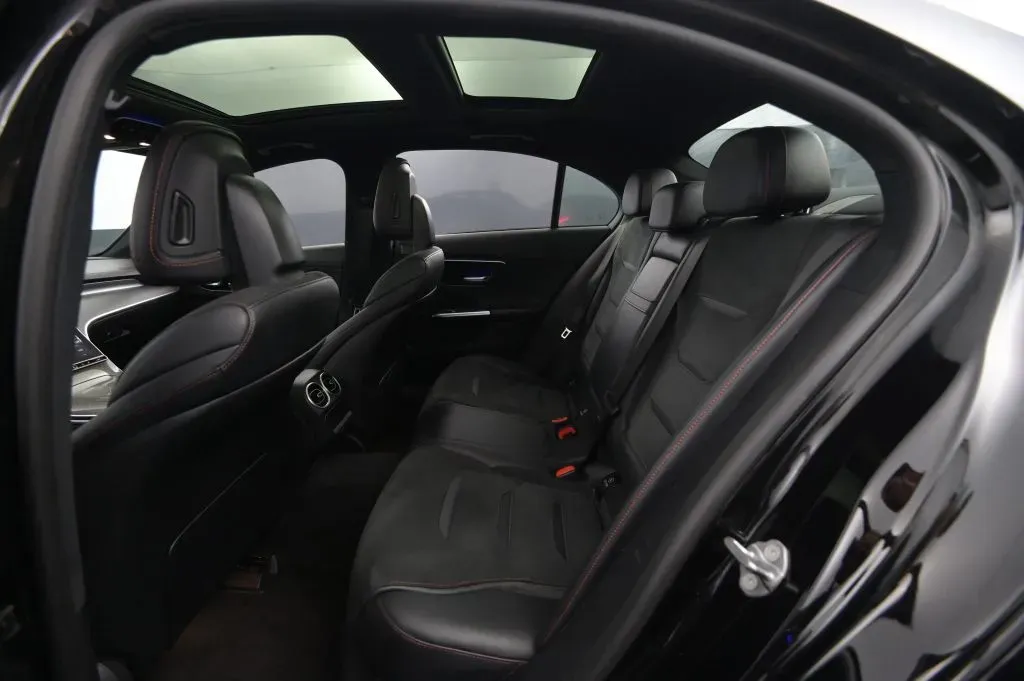 Mercedes-Benz C-Class photo 46