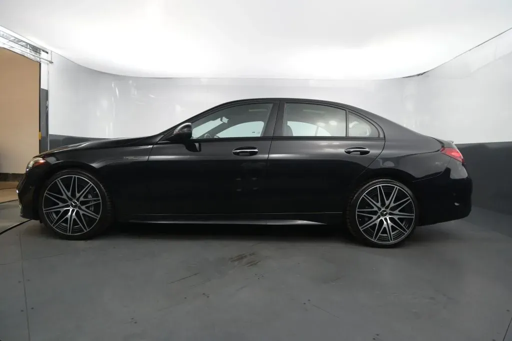 Mercedes-Benz C-Class photo 2