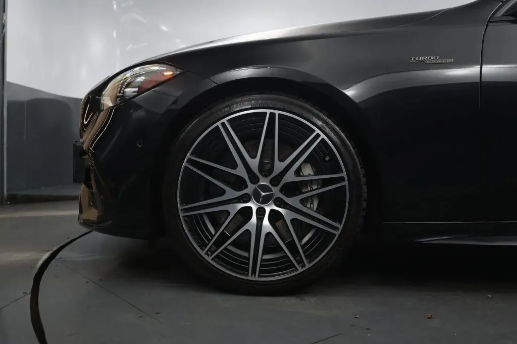 Mercedes-Benz C-Class photo 11