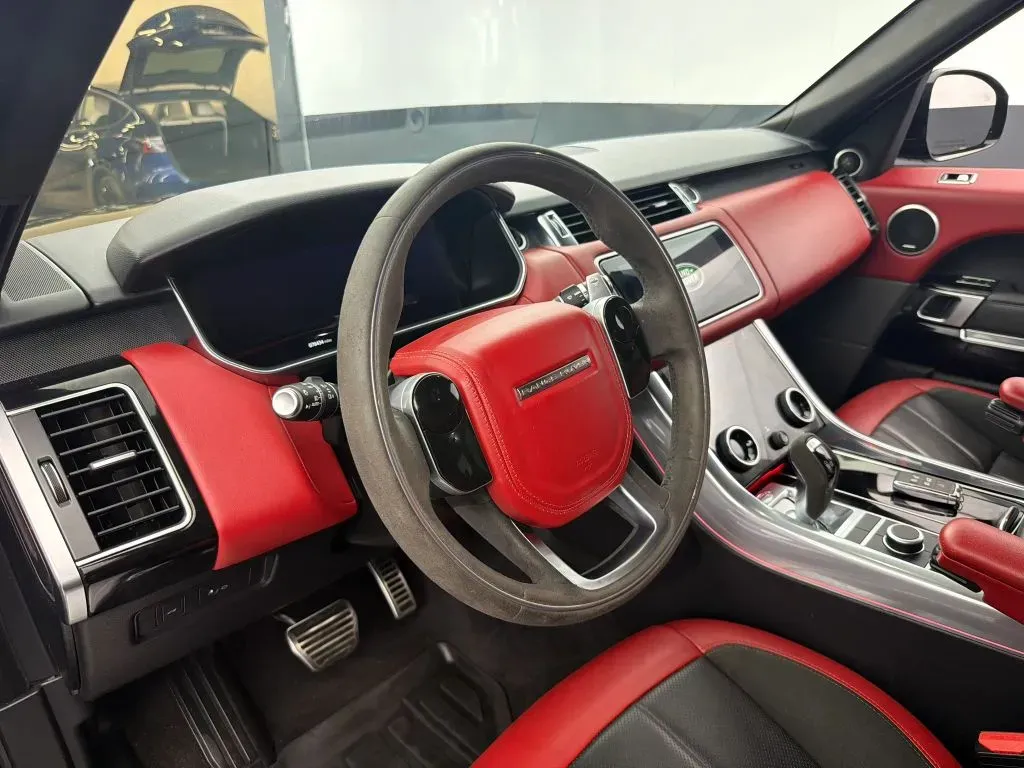 Land Rover Range Rover Sport photo 16