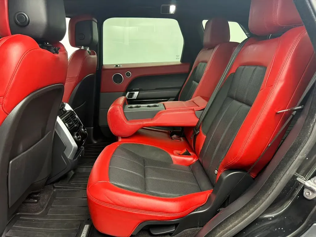 Land Rover Range Rover Sport photo 21