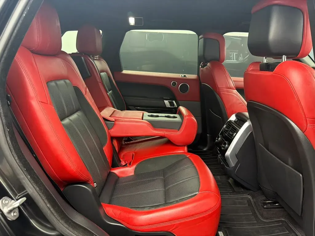 Land Rover Range Rover Sport photo 24