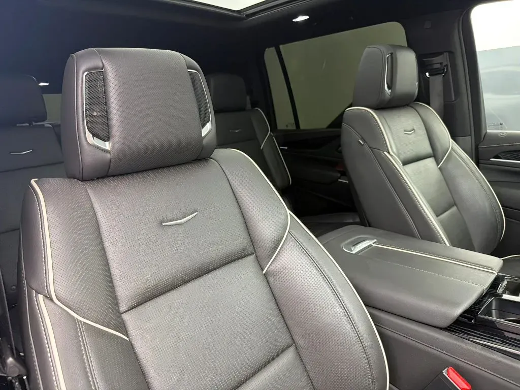 Cadillac Escalade ESV photo 41