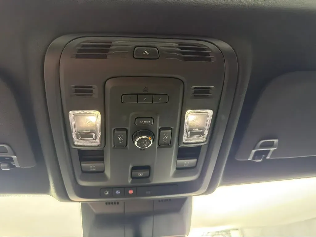 Cadillac Escalade ESV photo 21