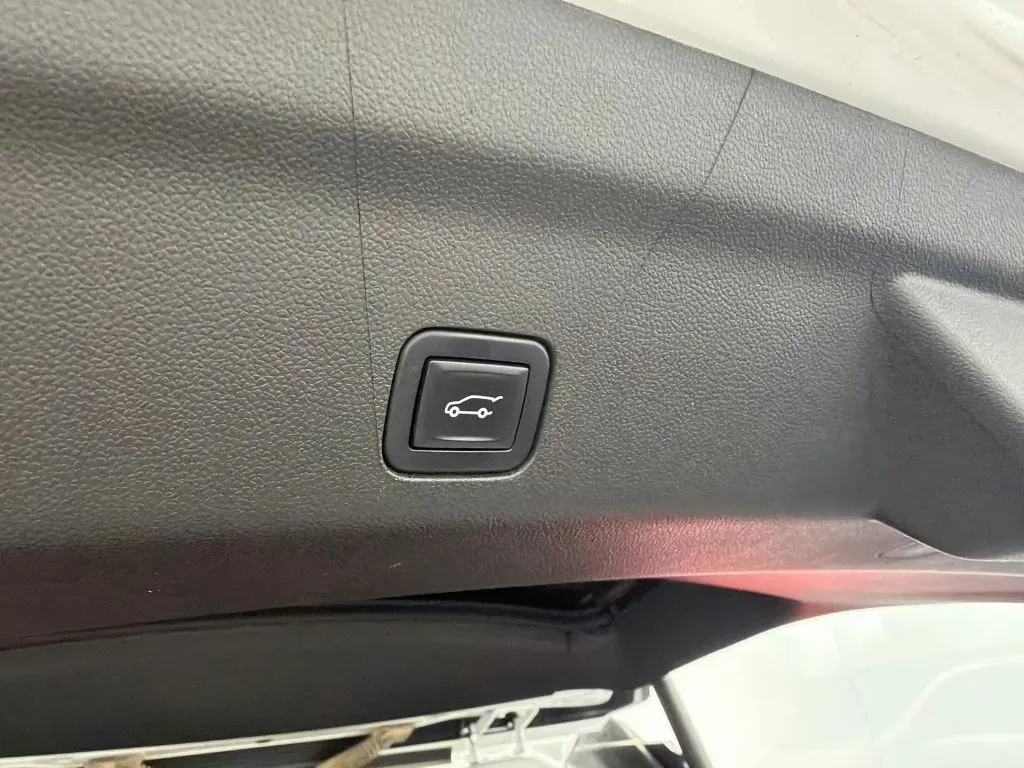 Cadillac Escalade ESV photo 45